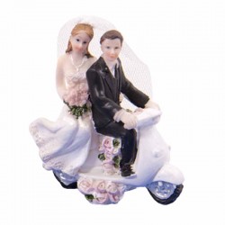 bryllupsfigur brudepar køretur på scooter