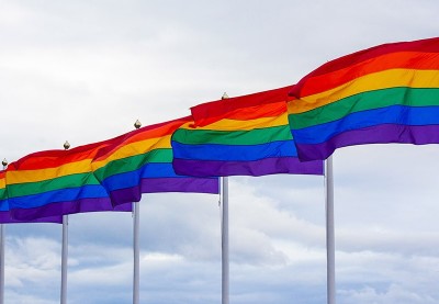 Farverige Pride Parade | Køb pynt og udklædning til optoget